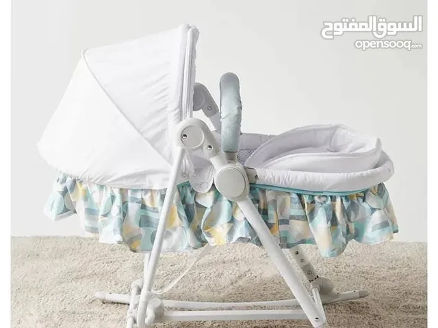 سرير هزاز للاطفال ماركة جونيورز لعمر سنة