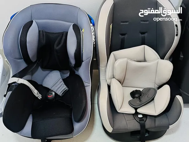 2 Car seats