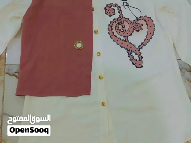 قمصان 2 قياس لارج لون بيج وماروني