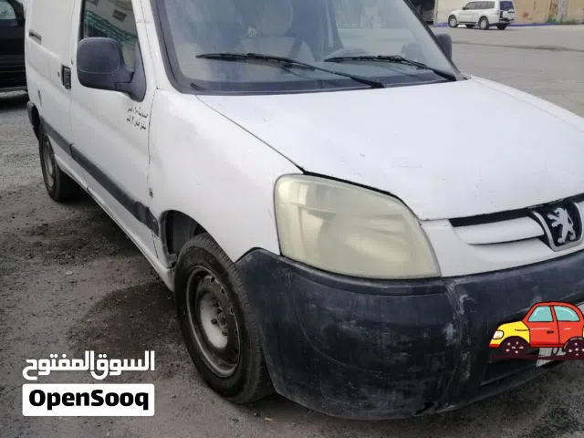 سياره بيجو برتنر فان موديل 2012  مستعمله