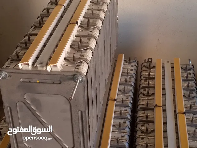 بطاريات سيارات نيسان ليف معدلة للطاقة الشمسية