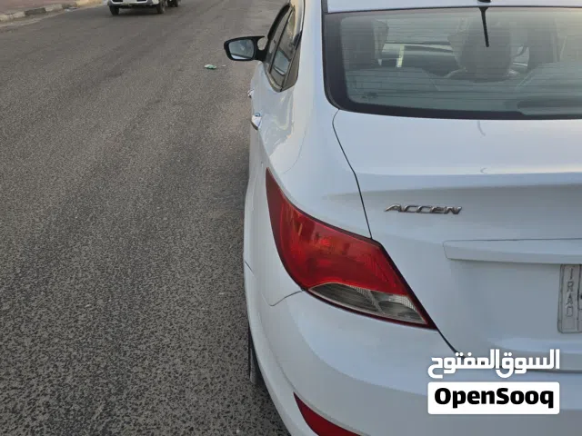 2015 هيونداي اكسنت SE