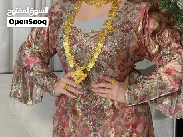 ملابس نسائية