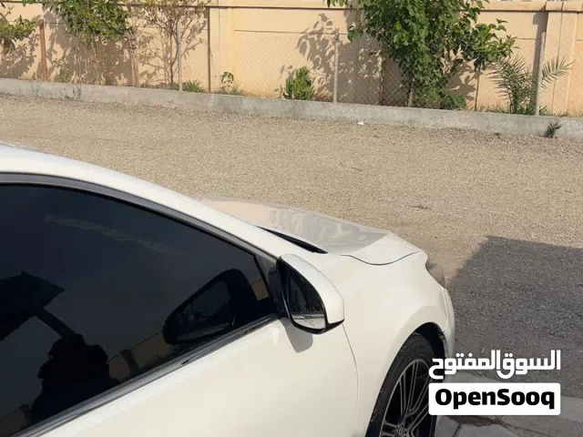 2016 تويوتا كامري SE