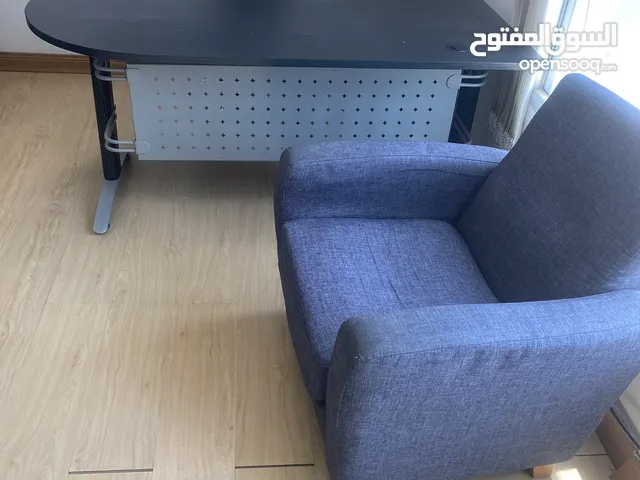 اثاث مكتبي و مكينات تصوير