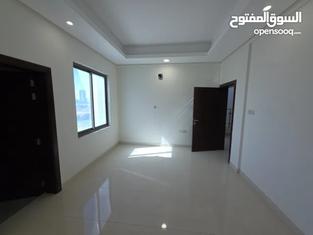 361 m2 More than 6 bedrooms Villa for Sale in Muharraq Hidd