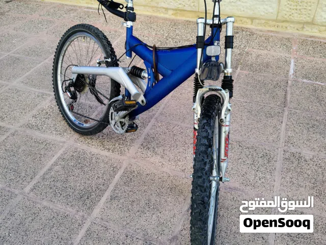 دراجه جبليه ماركت zoom التايوانية/صينيه  سستم الغيارات كامل ياباني ماركت SHIMANO حجم 26 /