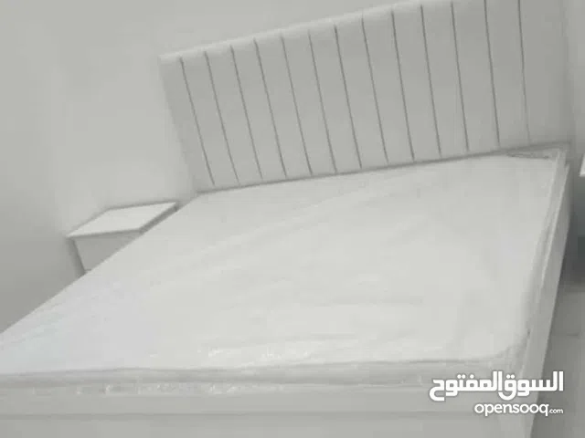 king size bed with mattress