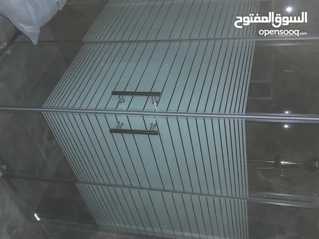 توريد وتركيب شورات بوكس وقواطع للحمامات جاهزة