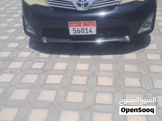 2014 تويوتا كامري SE