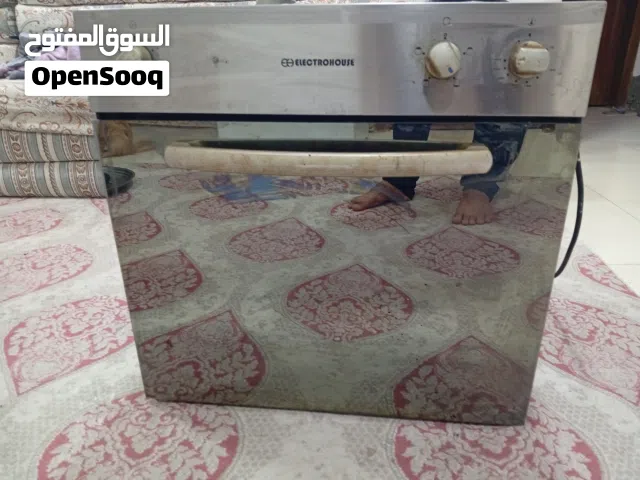 فرن كهربائي نضيف جدا و ياه ملحقاته ................................................................