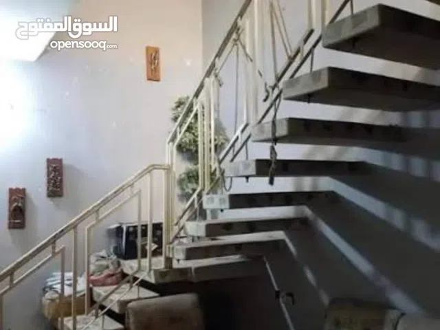 بيت للبيع 240م بناء الثمانينات واجهة 8م ونزال 30م