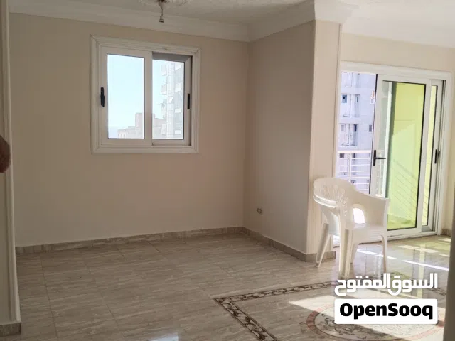 كود(2437)لهواه الاستثمار شقه ناصيه(100م)للبيع بميامي بحري علي شارع خالد بن الوليد مباشر