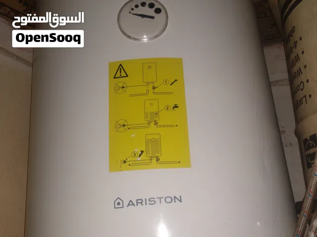 سخانات ماء كهرباء ارستون بمواصفات اماراتيه نضيف جداً العدد اثنين