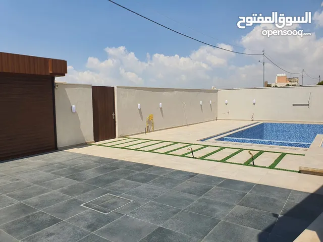 385 m2 4 Bedrooms Villa for Sale in Amman Al Tuneib