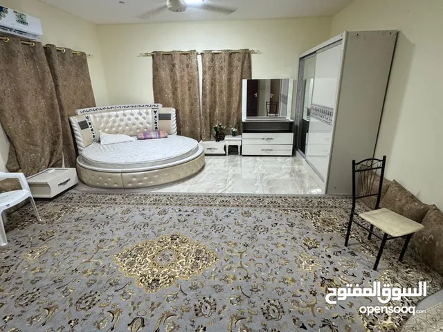 استديو مساحه كبيره جدا مع مطبخ نظامي في الخوير خلف الضيعه اللبنانيه