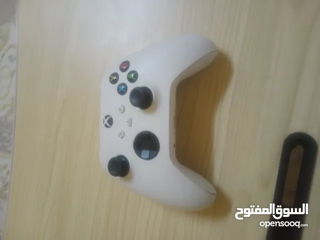 يد تحكم اكس بوكس في حاله ممتزه