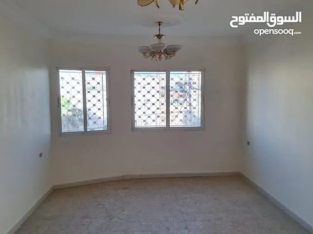 شقة للبيع طابق اول 165 متر الزرقاء الجديدة بالقرب من شارع 26 بجانب مسجد صالح حيمر