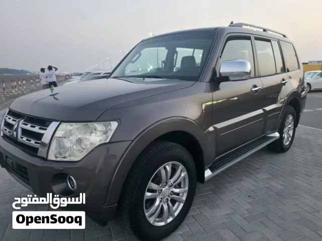 2014 ميتسوبيشي باجيرو GLS