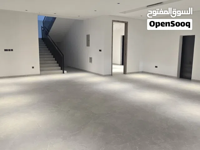 400 m2 5 Bedrooms Villa for Rent in Kuwait City Surra
