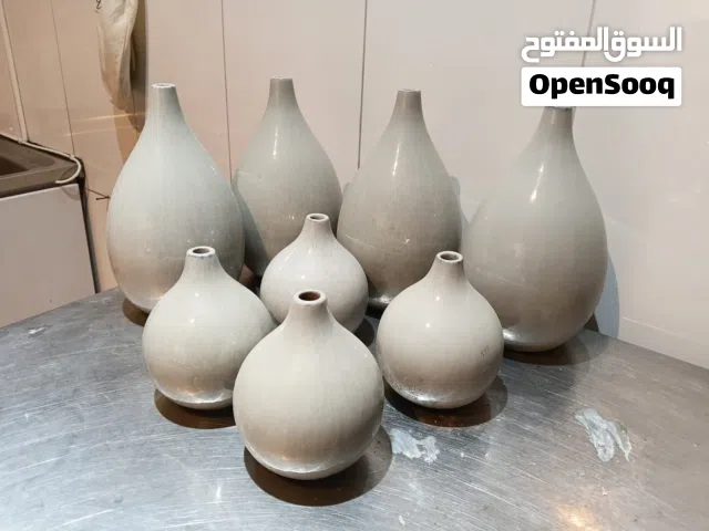 Decorative ceramic vases (8)