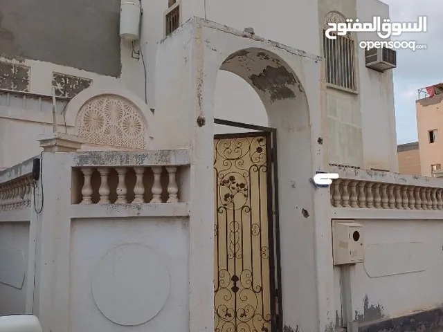 0 m2 5 Bedrooms Townhouse for Sale in Northern Governorate Madinat Hamad