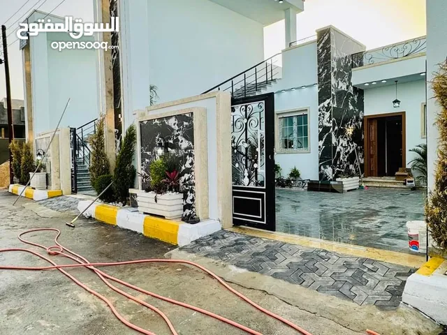 165m2 3 Bedrooms Townhouse for Sale in Tripoli Khallet Alforjan