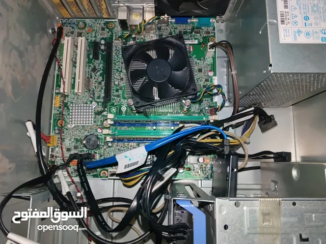 كمبيوتر للبيع بحاجه وندوز فقط