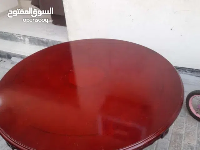 للبيع طاوله في حاله جيده