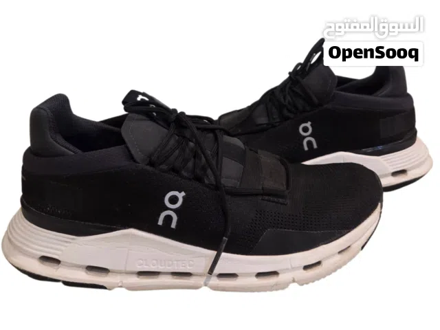 On Running light weight shoes size 39