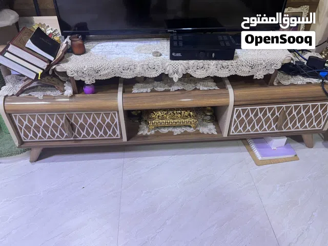 ميز تلفزيون