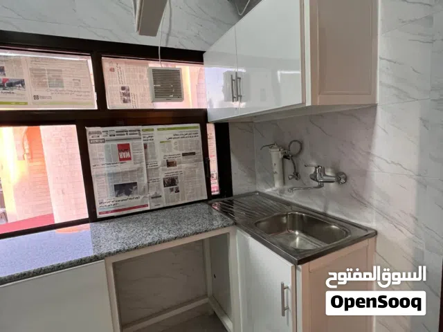 مطبخ مجهز.