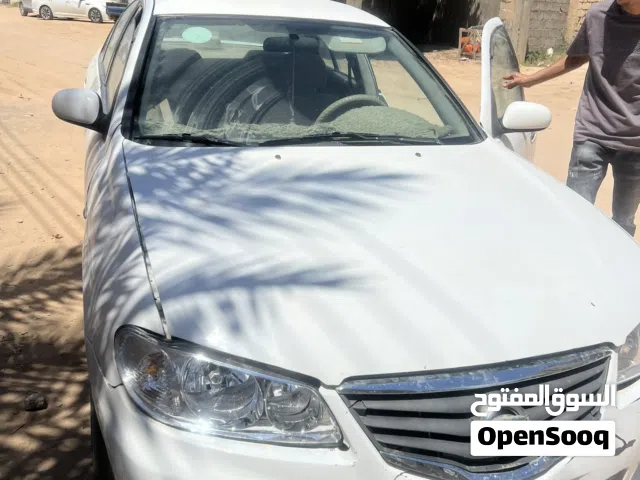 2010 نيسان صني SL
