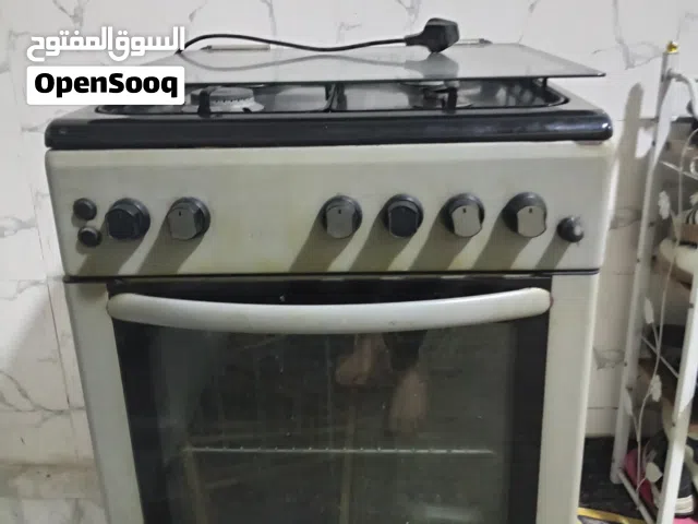 طباخ للبيع الحاله جيدة مثل ما موجودة بلصور ما بيها اي عطل بس وايرات الجدحه مقطوعة ولا داخله تصليح