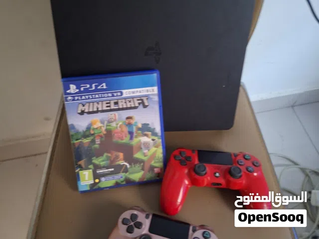 Ps4 slim With 2 controllers with Minecraft