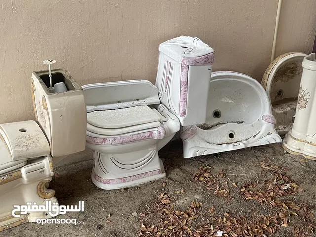 اطقم حمامات للبيع بحاله ممتازه وبسعر ممتاز