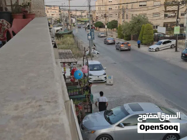 محل للايجار اربد ايدون غرب دوار العيادات ب100  عرض 3.50 بغمق تقريبا 15 متر بارتفاع  3.5