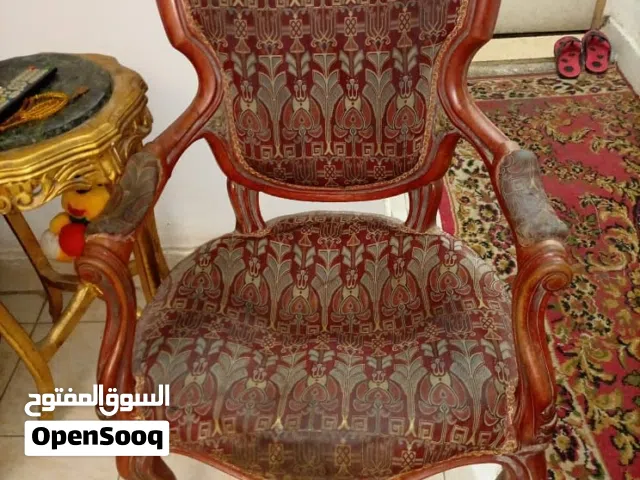 طقم صالون فيليب عمولة دمياطى قديم . يحتاج الى تنجيد فقط . و يمكن تركيب قماش اوبيسون عليه
