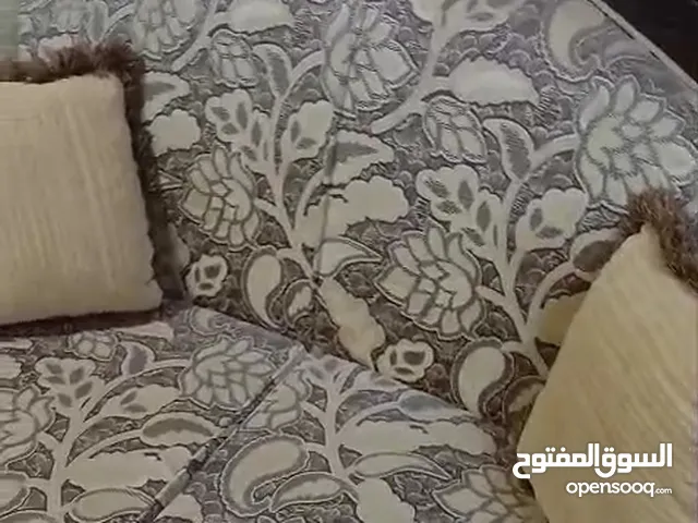 كنب مستعمل جديد مع  3طاولات