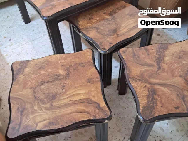 طقم طربيزات كامل بحاله جيده جدا  طربيزه كبيره مع وسطيات عدد 3  خشبهم ثقيل