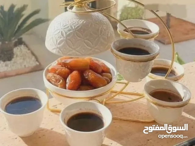 فناجيل. قهوه.سرميك مع تماره سرميك مع. شيل. ذهبي. علئ شكل هلال