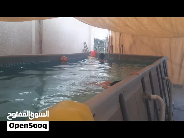 مسبح كبير من شركة انتكس مع كامل الملحقات فلتر وقارب