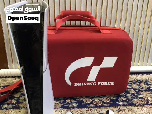 بلستيشن مع كنترولر و شنطه و لعبتين و جميع ملحقاته مستخدم فتره بسيطه  سعر نهائي تعال افحص
