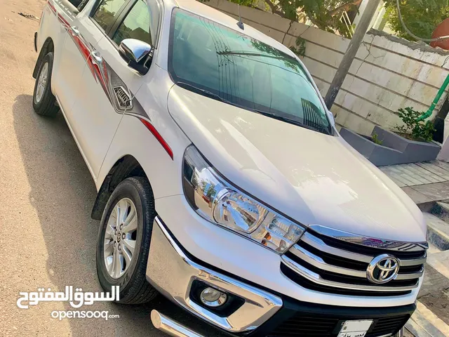 تويوتا هايلوكس موديل 2024 مكفوله للبيع من شركة SAS نضيفة جداً خاليه من العيوب والعطلات استخدام شخصي