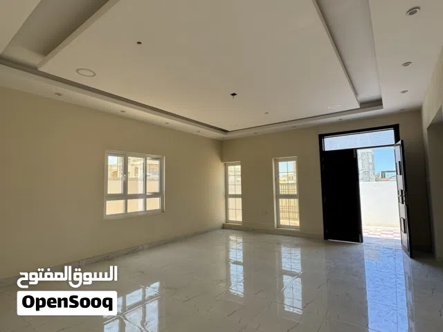 315 m2 5 Bedrooms Villa for Sale in Muscat Al Maabilah