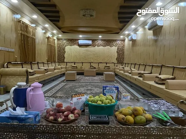 للبيع استراحه في البريمي محضه وادي الحيول تقع بين الجبال وبعيد عن ضجيج المدينه تبعد عن صحار حوالي نص