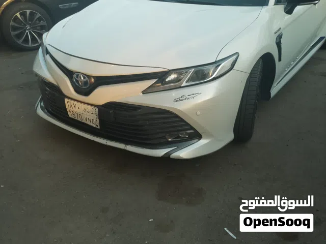 2020 Toyota Camry GLE