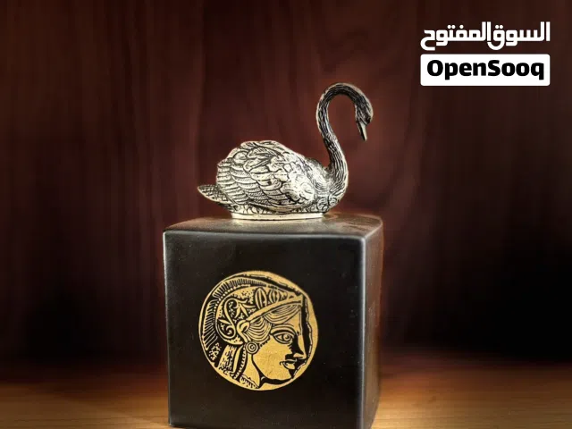 منحوتة فضة علي شكل طفاية ديكور مكتب
