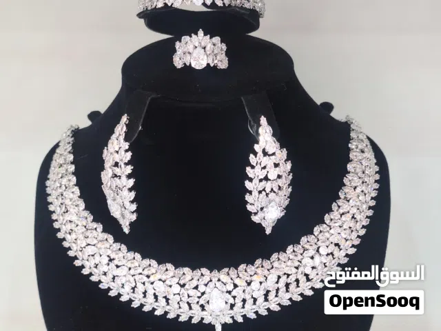 طقم زركون ملكي فاخر - لمعة الألماس وبتصميم عصري (جديد)
