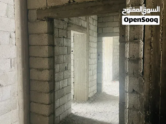 شقة نظام فيلا عظم - سيدة عائشة - بعد الجزيرة على اليسار - ملك شهادة عقارية
